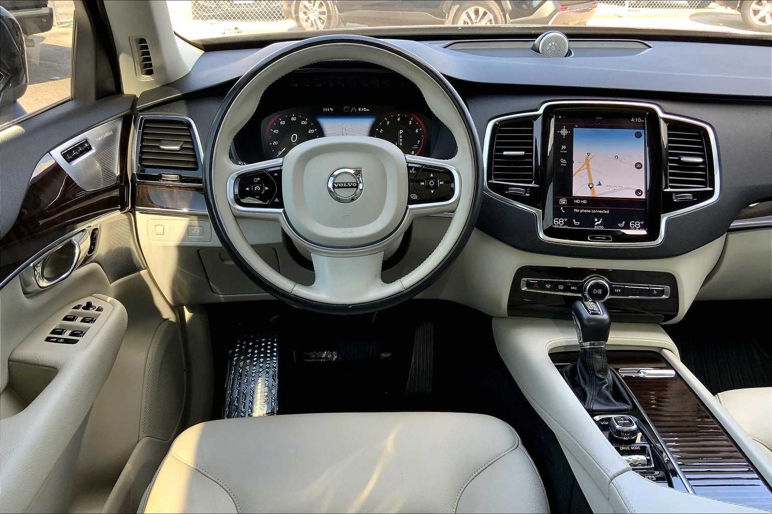 2017 Volvo XC90 Momentum photo 5