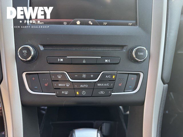 2016 Ford Fusion SE photo 20