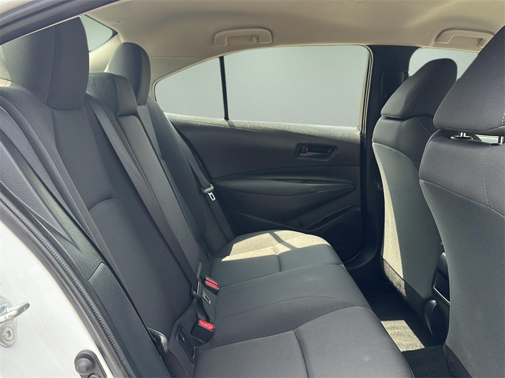 2022 Toyota Corolla LE photo 18