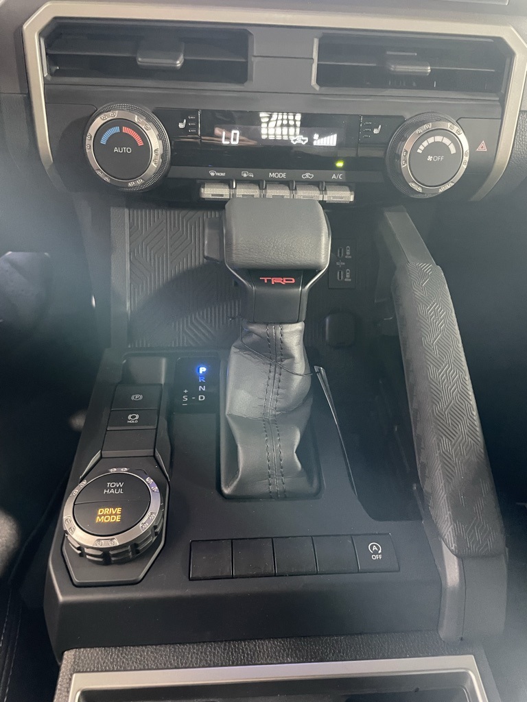 2025 Toyota Tacoma photo 33