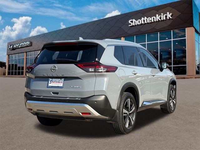 2022 Nissan Rogue Platinum photo 3