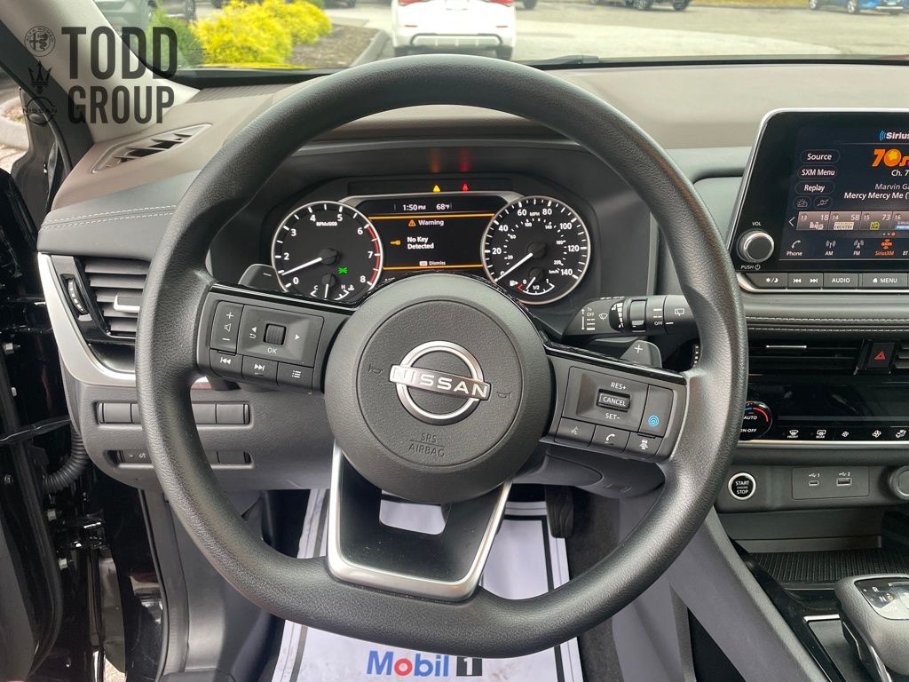 2022 Nissan Rogue SV photo 11