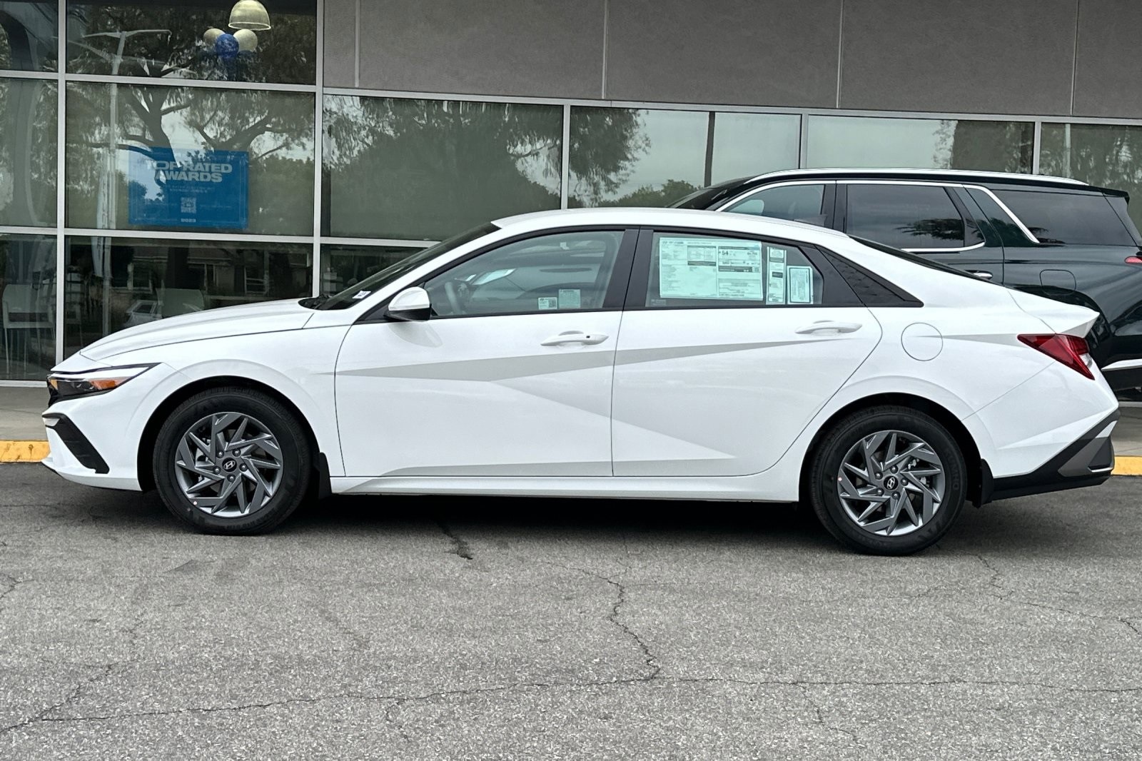 2025 Hyundai Elantra Hybrid Blue photo 7