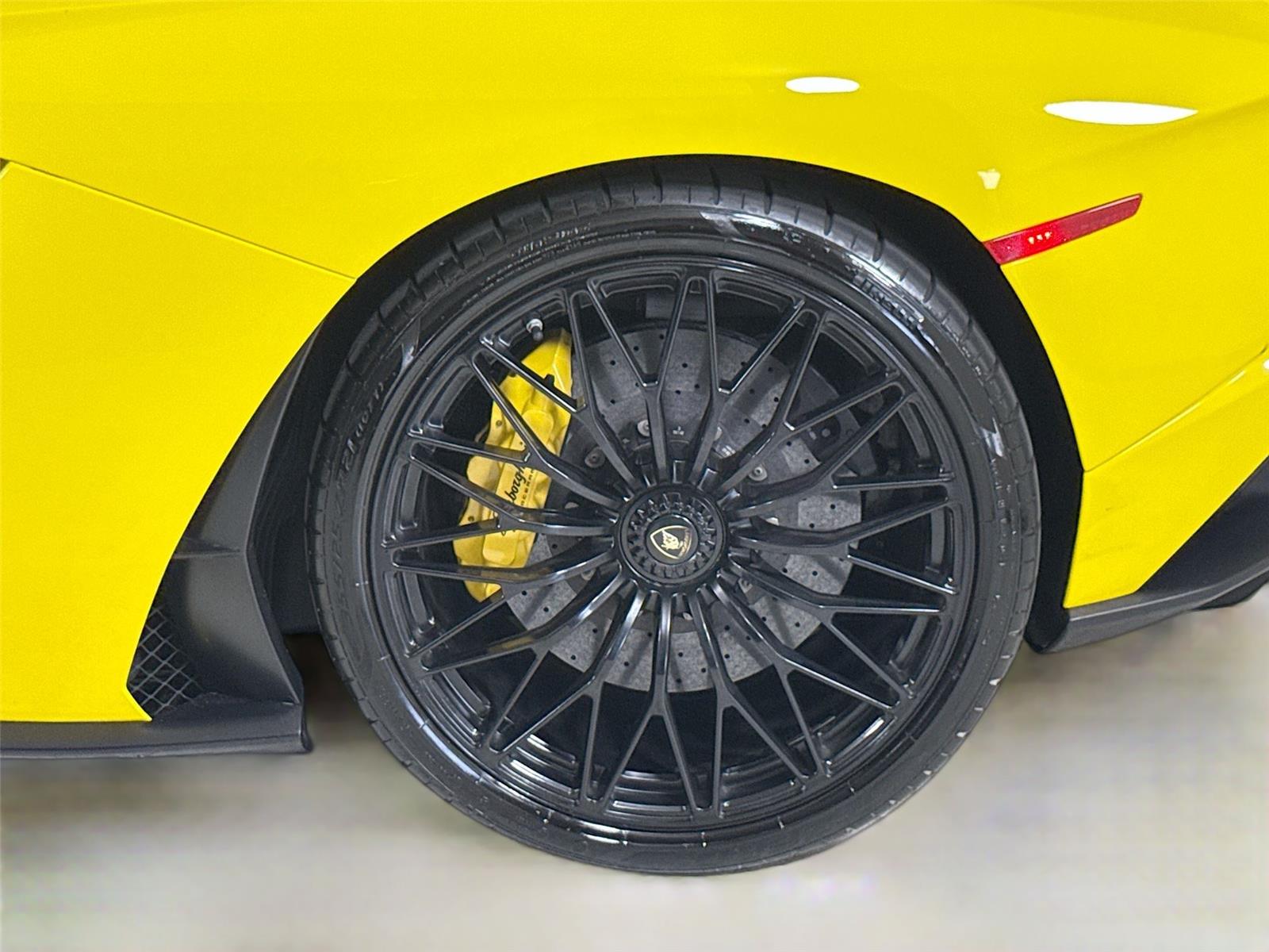 2018 Lamborghini Aventador photo 29