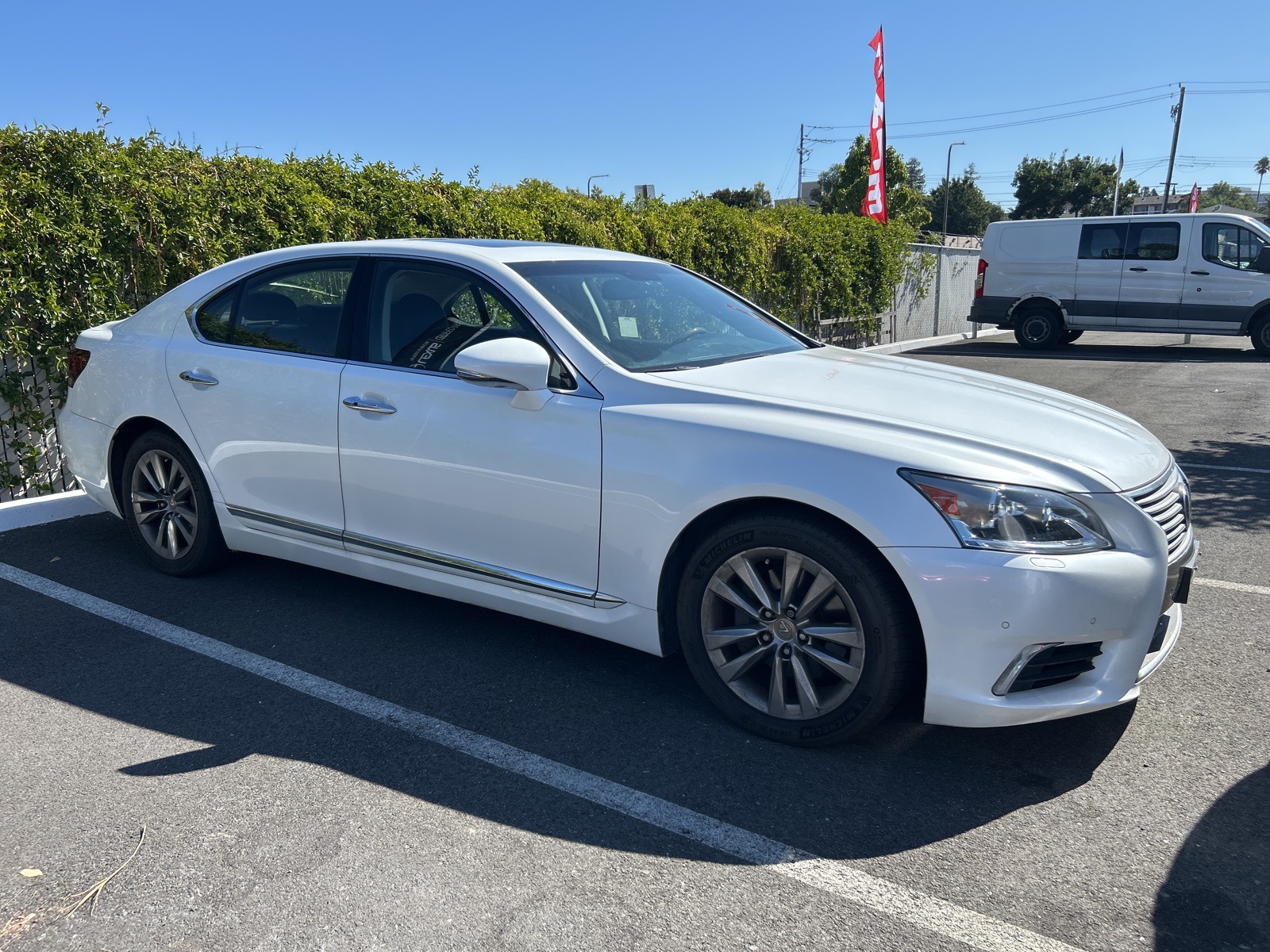 2014 Lexus LS 460 photo 2