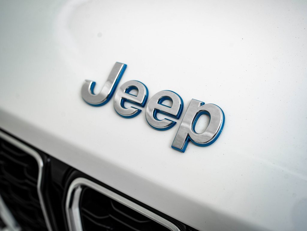 2023 Jeep Cherokee 4xe photo 3