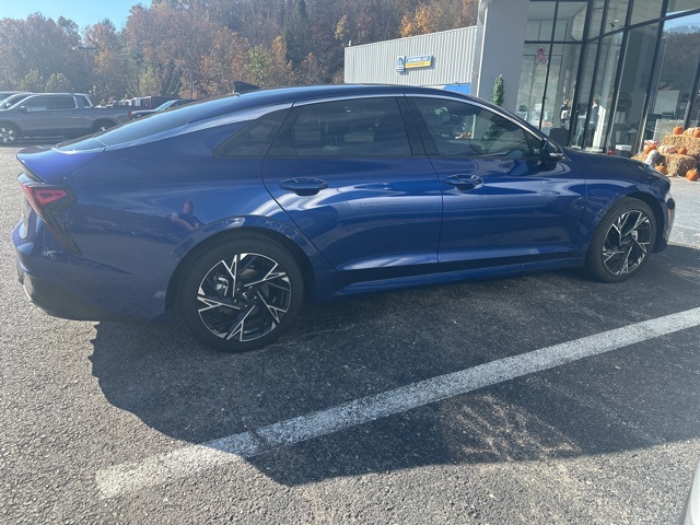 2025 Kia K5 GT-Line photo 4