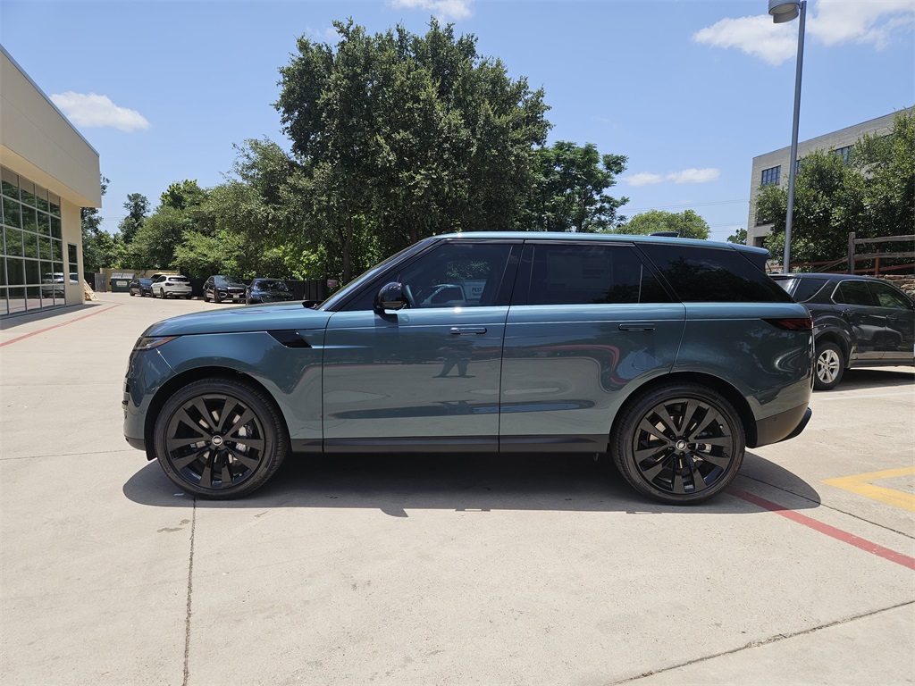 2025 Land Rover Range Rover Sport SE photo 3