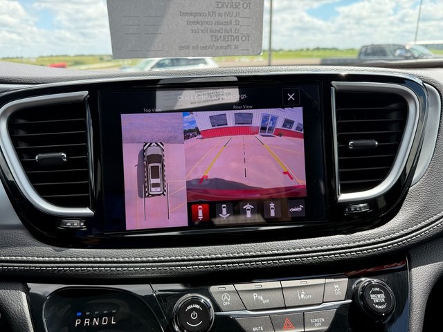 2026 Chrysler Pacifica Limited photo 28