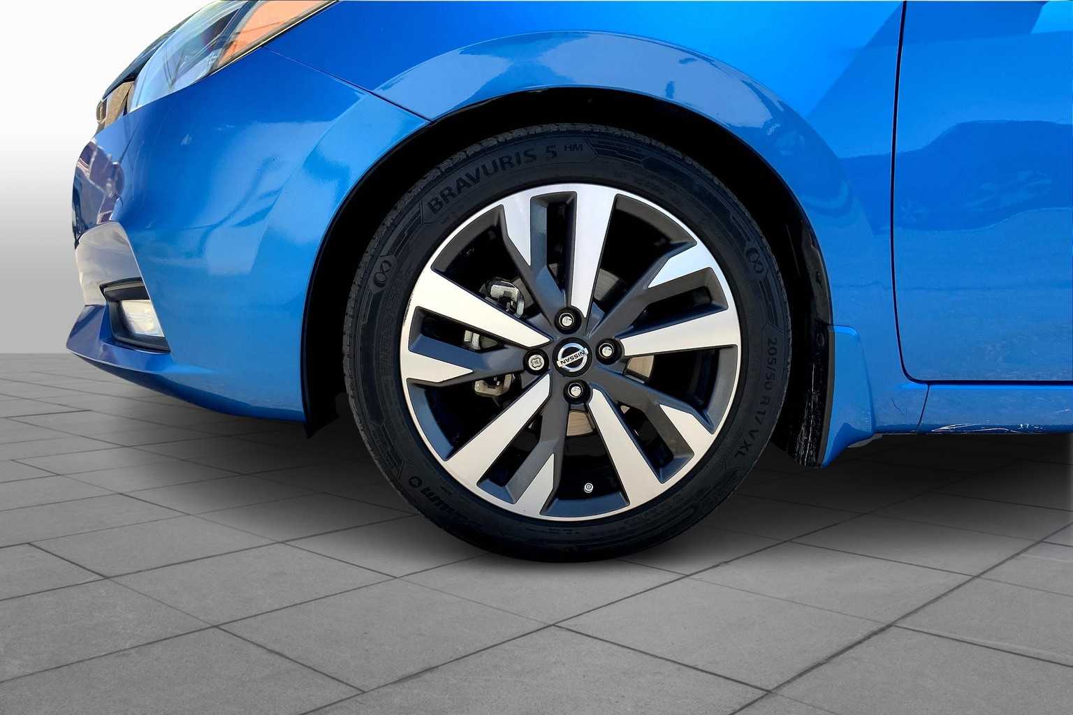 2020 Nissan Versa SR photo 9