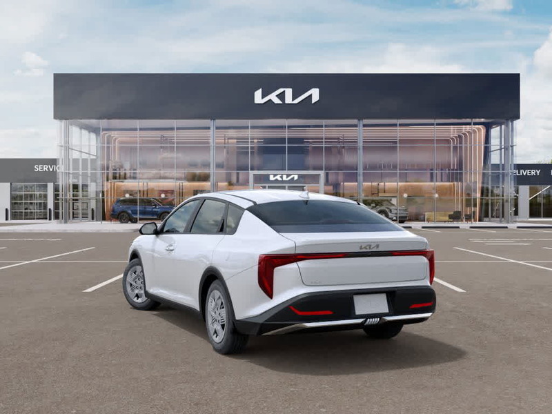 2025 Kia K4 LX photo 3