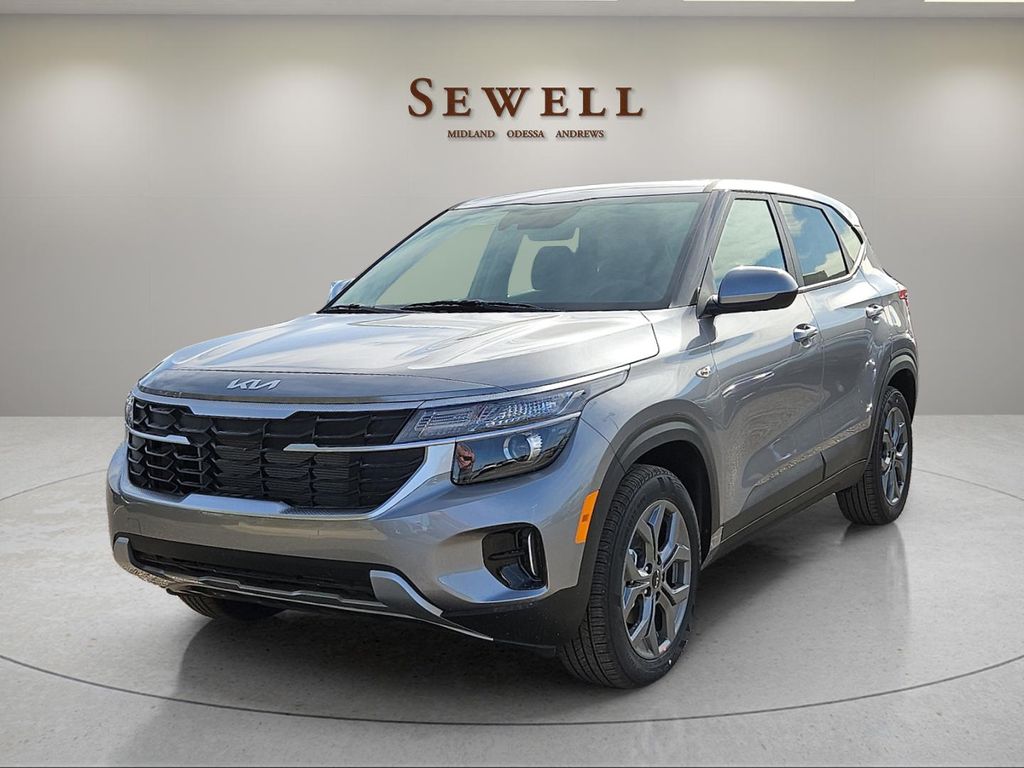 2026 Kia Seltos LX's photo