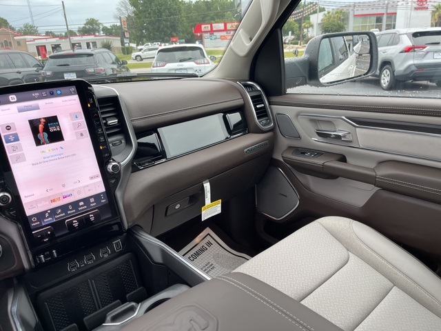 2026 Ram 1500 Laramie photo 17