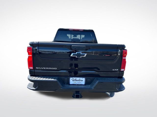 2025 Chevrolet Silverado 2500HD LTZ photo 4
