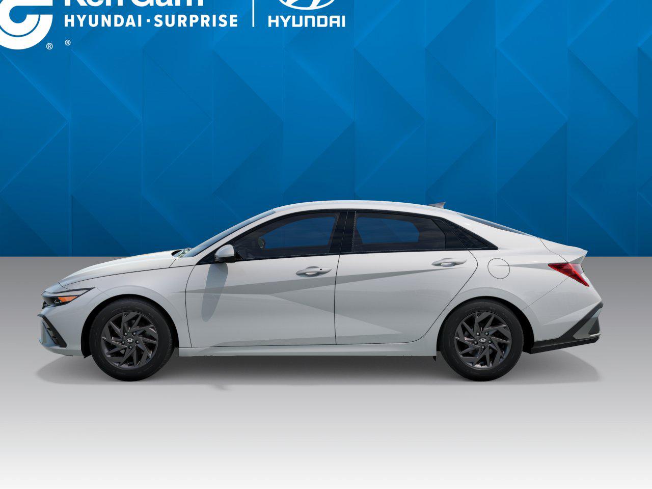 2026 Hyundai Elantra Blue SEL Sport photo 2