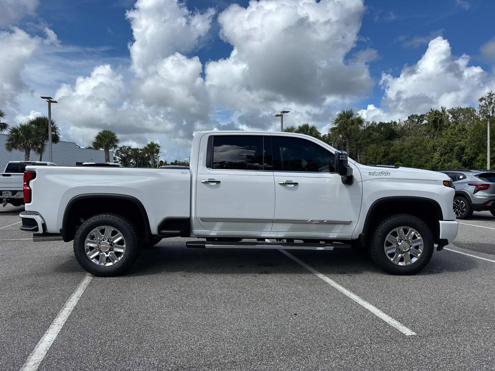 2025 Chevrolet Silverado 2500HD High Country photo 2