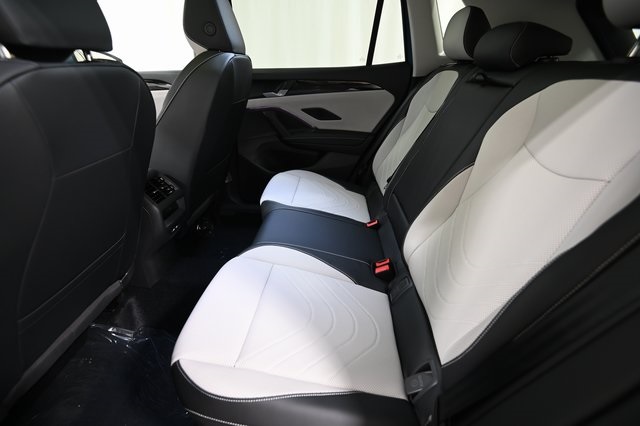 2025 Volkswagen Tiguan SE photo 7