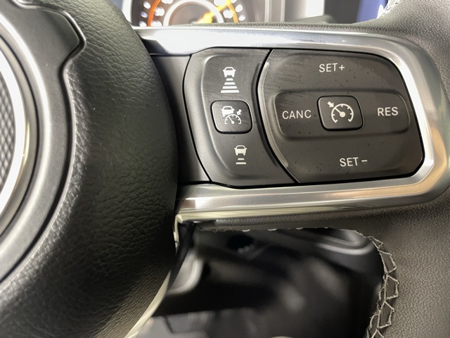 2025 Jeep Wrangler Sahara photo 23
