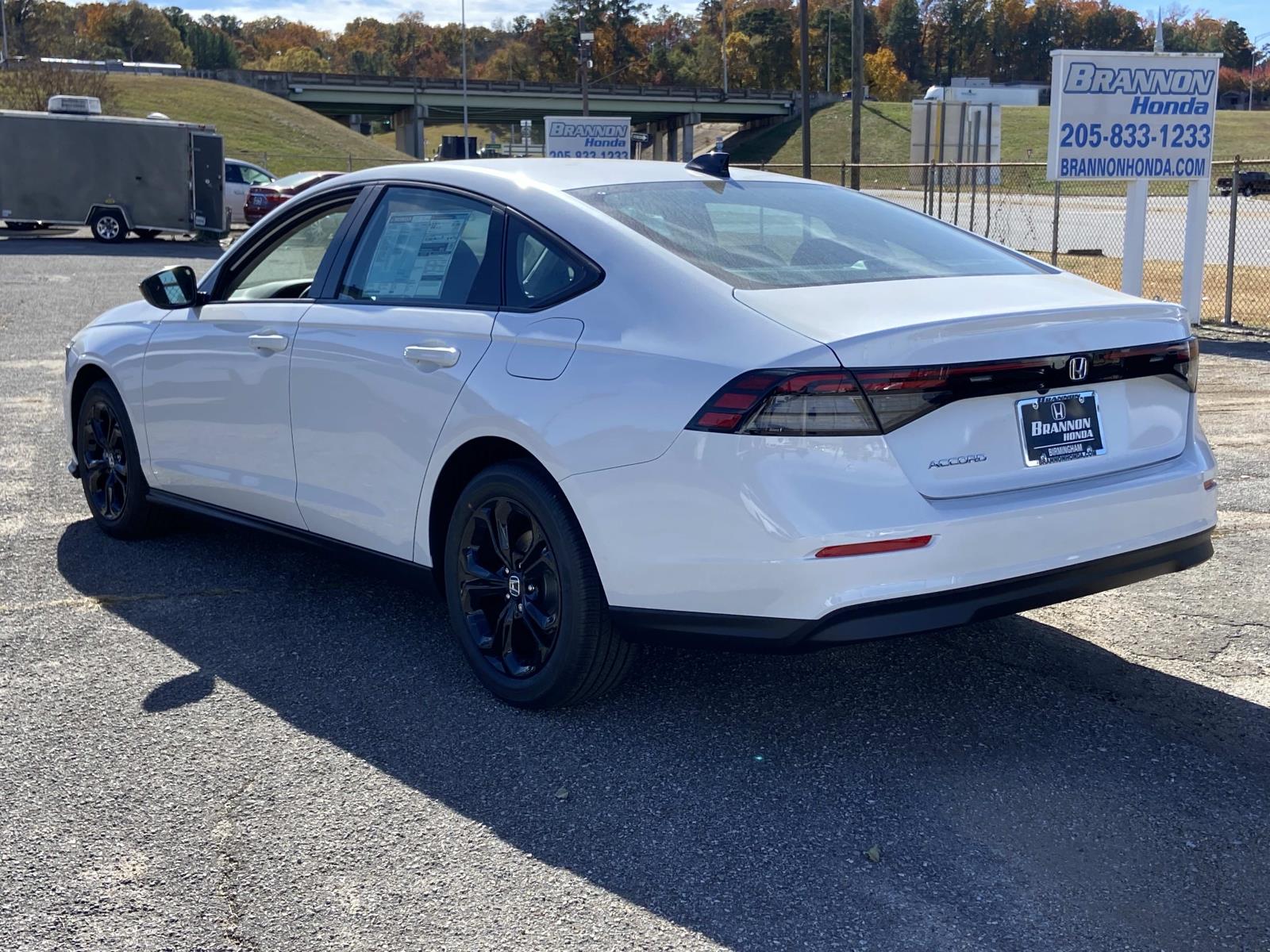 2025 Honda Accord SE photo 2