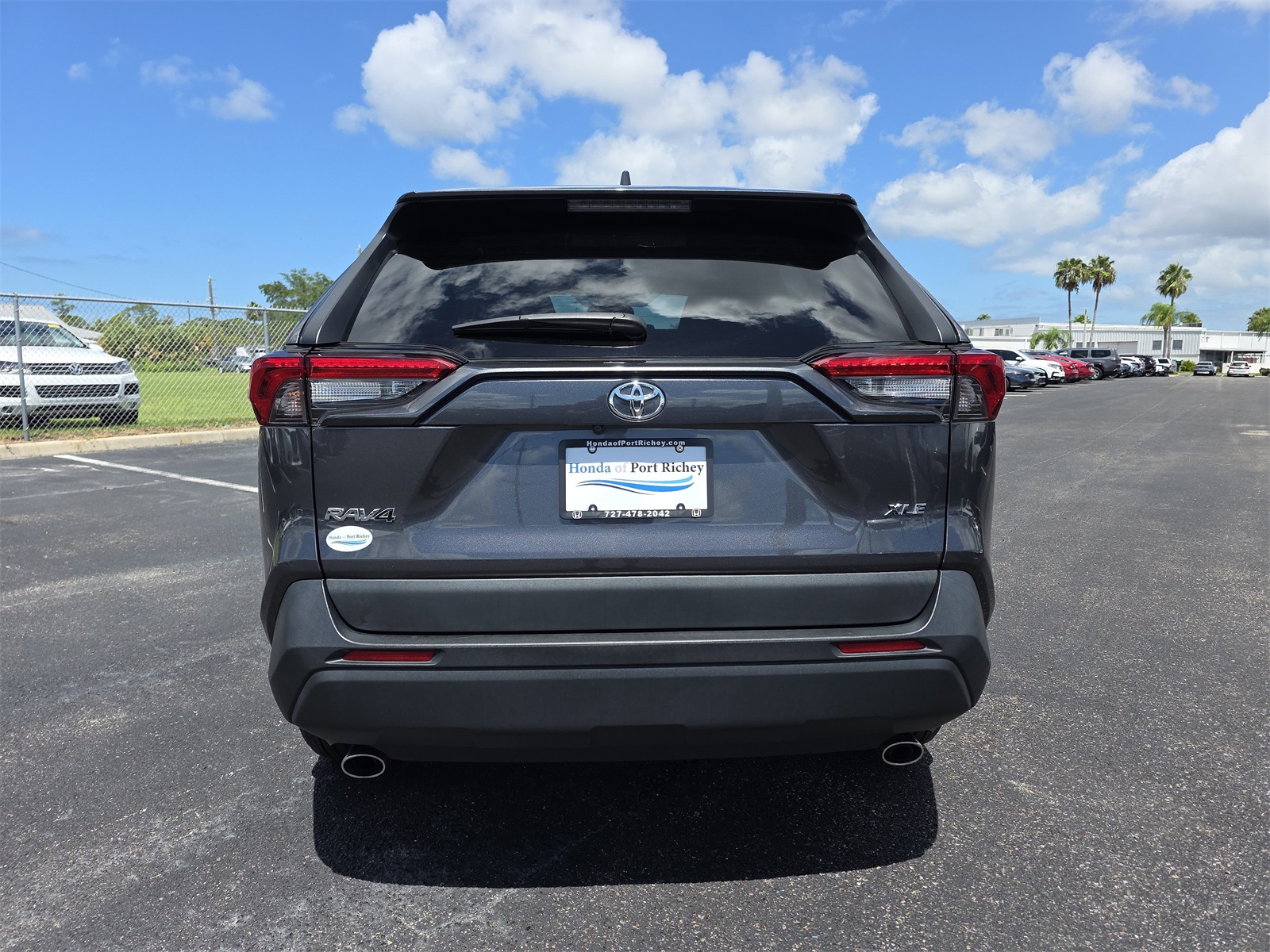 2023 Toyota RAV4 XLE photo 4
