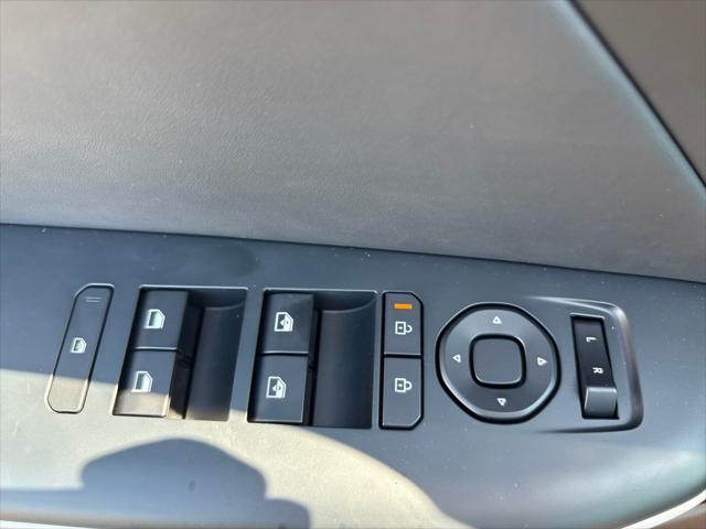 2025 Kia K4 GT-Line photo 4
