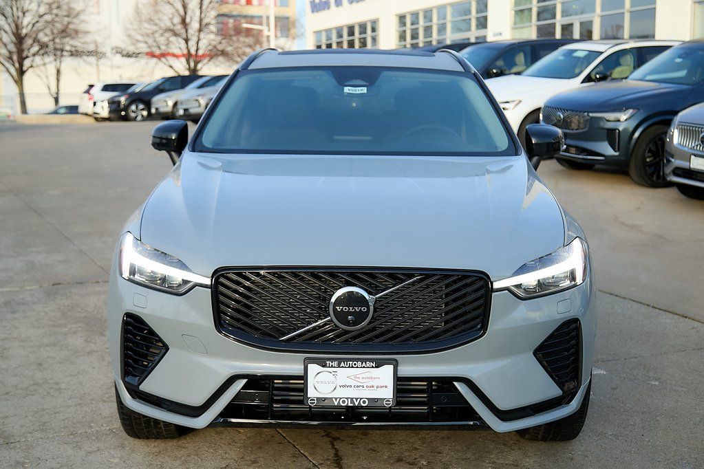 2026 VOLVO XC60 - Image 4