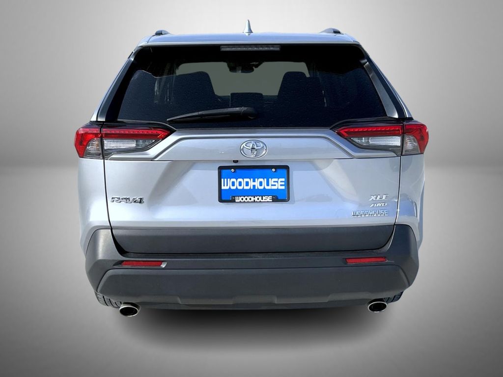 2023 Toyota RAV4 XLE photo 5