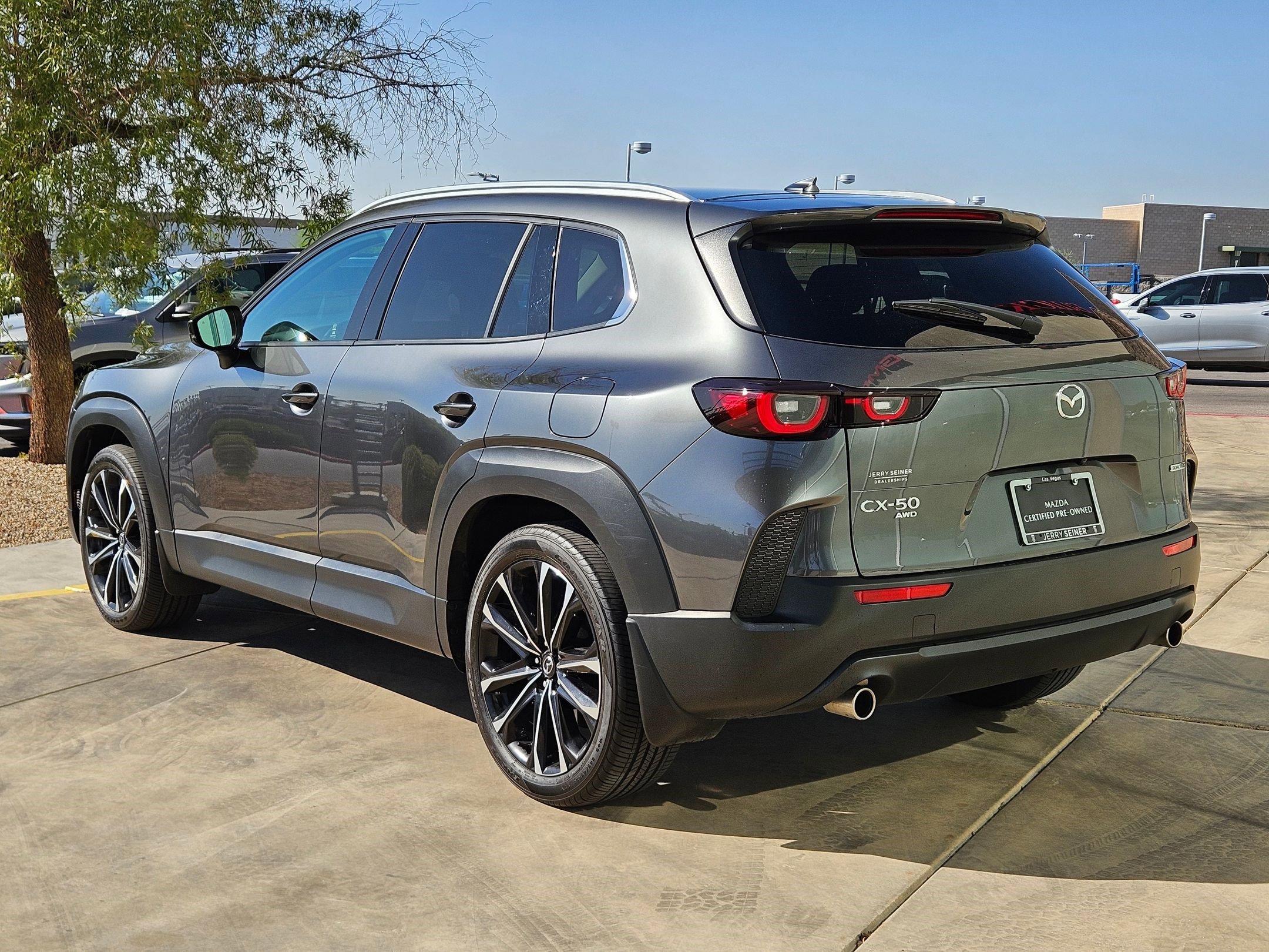 2024 Mazda CX-50 2.5 Premium Plus photo 2