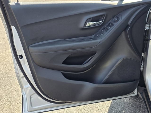 2020 Chevrolet Trax LT photo 17