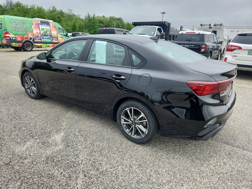 2022 Kia Forte LXS photo 5