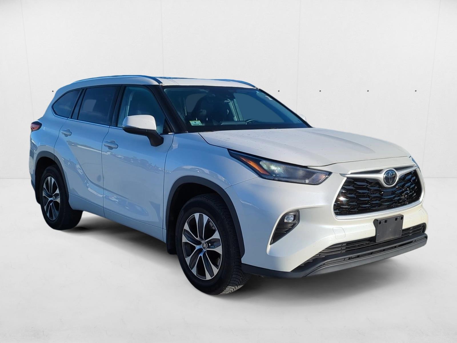 2020 Toyota Highlander XLE photo 3