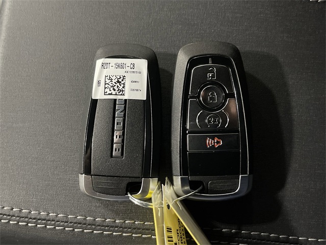 2025 Ford Bronco Outer Banks photo 33