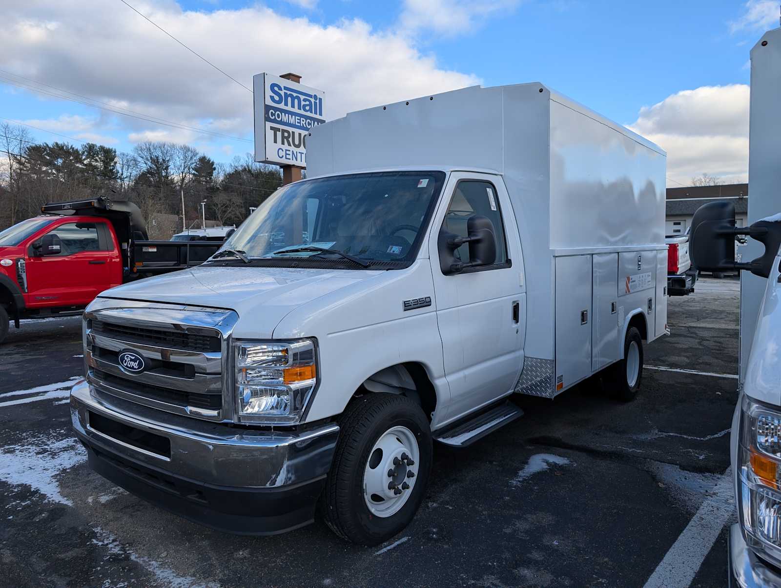 2026 Ford E-Series Cutaway Base's photo