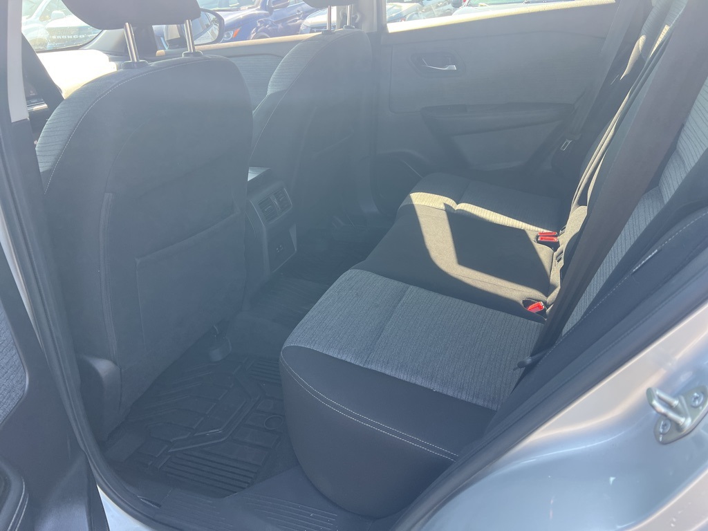 2022 Nissan Rogue SV photo 12
