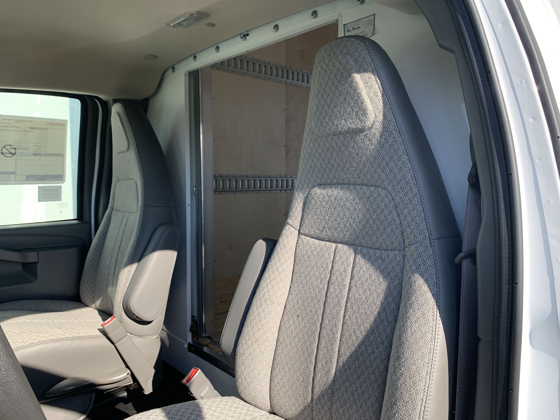 2025 Gmc Savana Cutaway 3500 photo 21