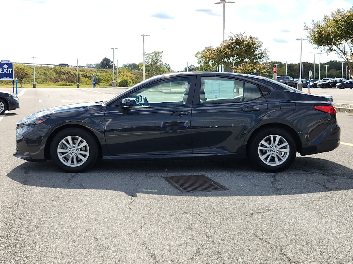 2025 Toyota Camry LE photo 4