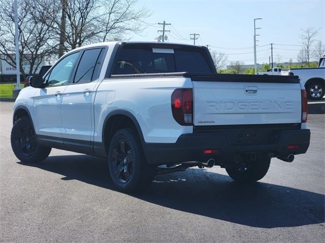 2025 Honda Ridgeline Black Edition photo 4
