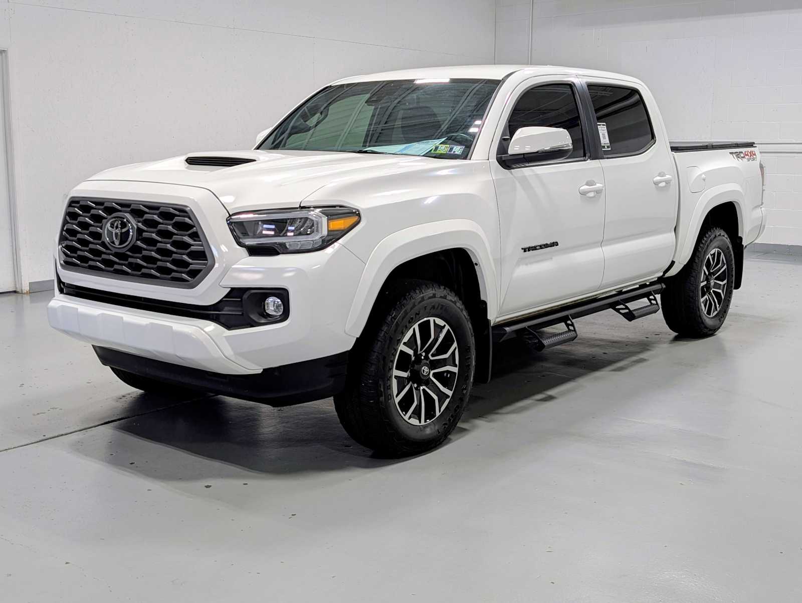 2023 Toyota Tacoma TRD Sport's photo