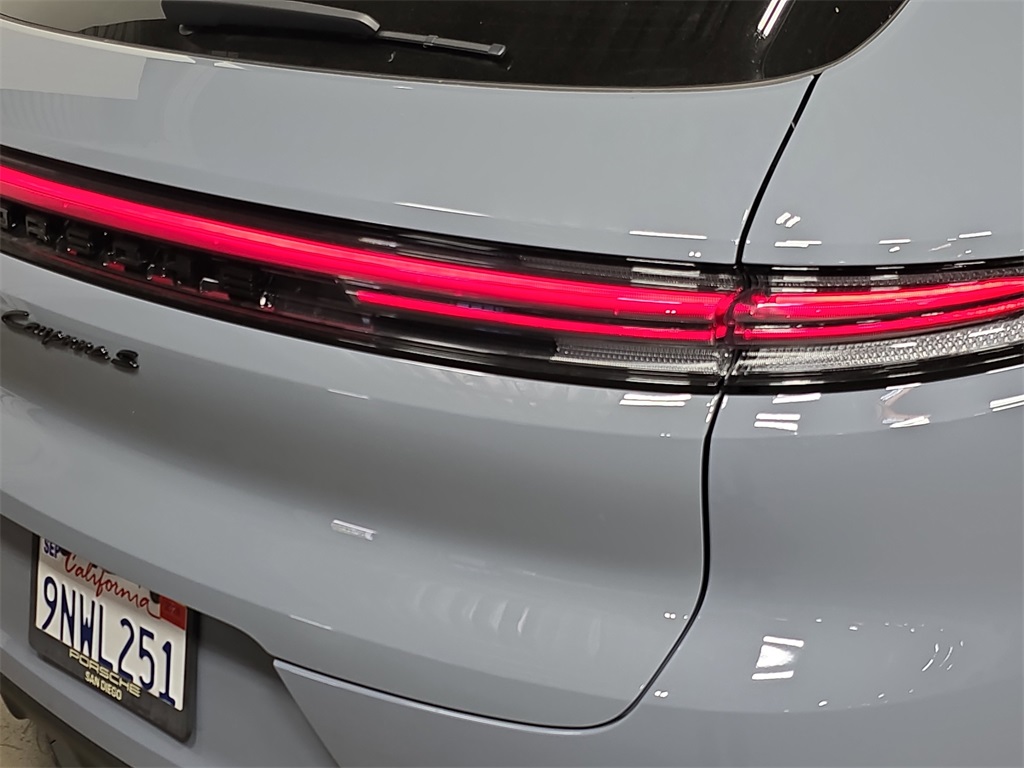 2024 Porsche Cayenne E-Hybrid S photo 28