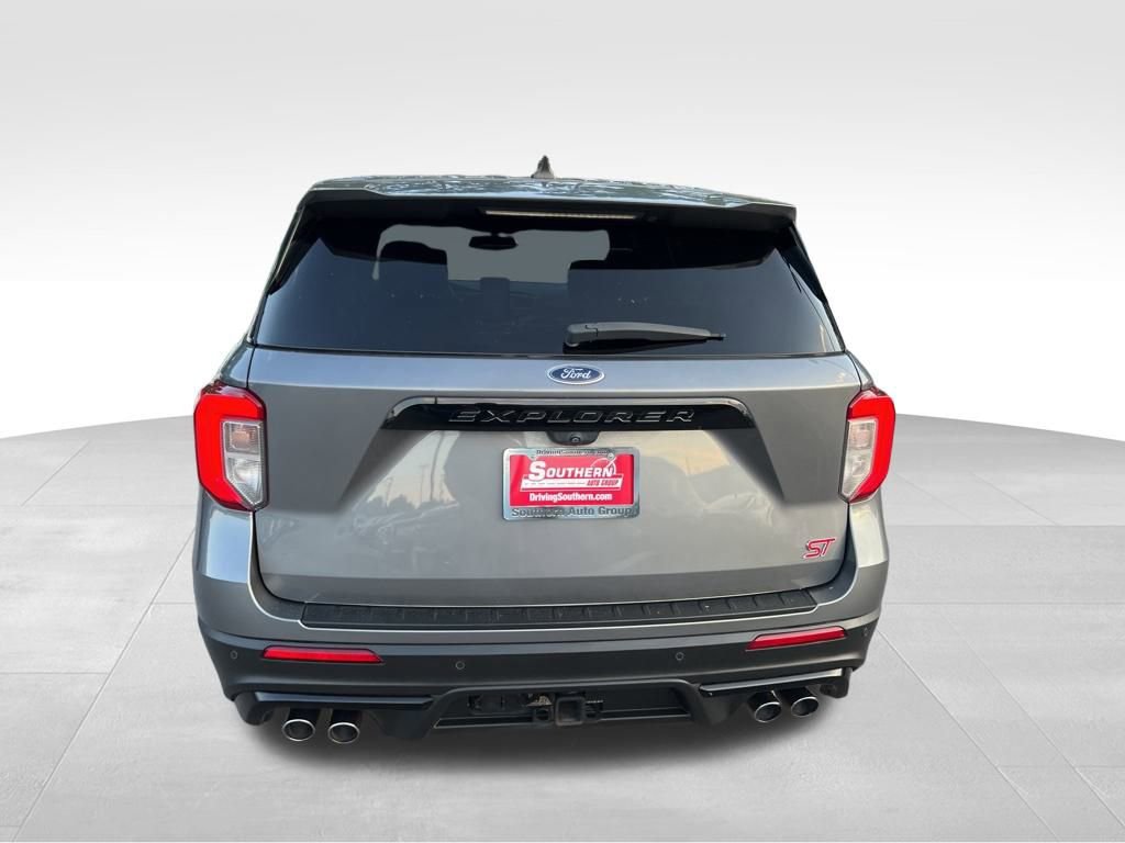 2022 Ford Explorer ST photo 3