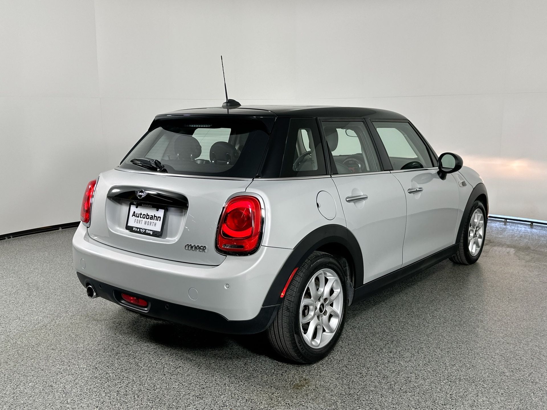 2019 Mini Cooper Signature photo 4
