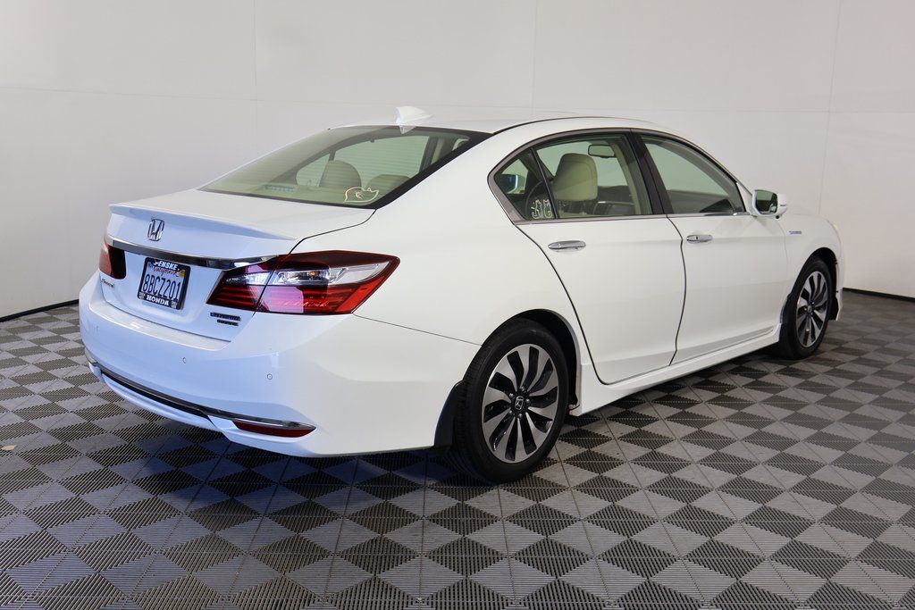 2017 Honda Accord Hybrid Touring photo 2