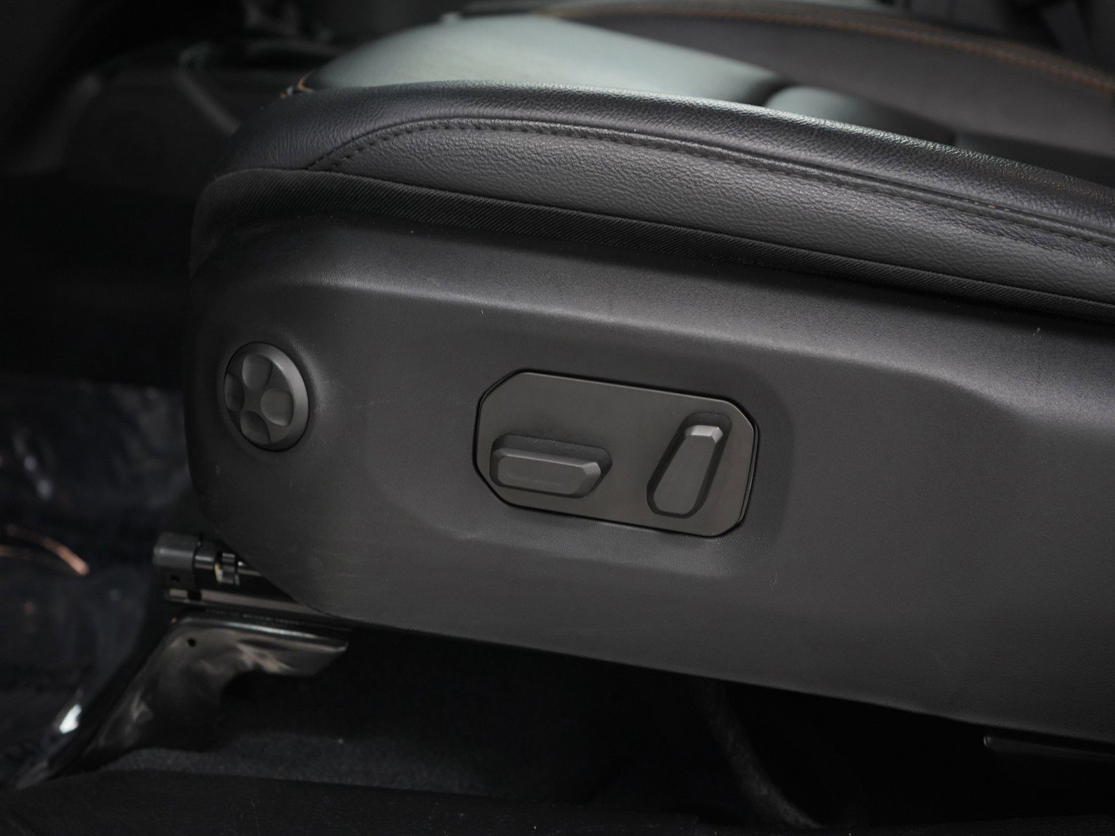 2024 Jeep Wrangler Sahara 4xe photo 27