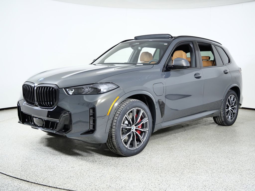 2026 BMW X5 50e's photo