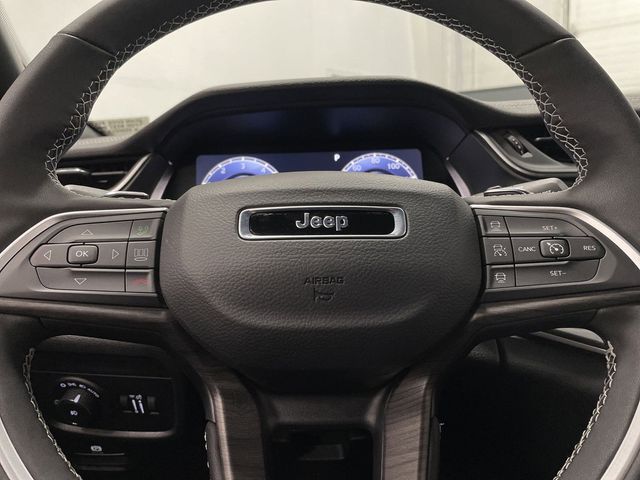 2025 Jeep Grand Cherokee Limited photo 14