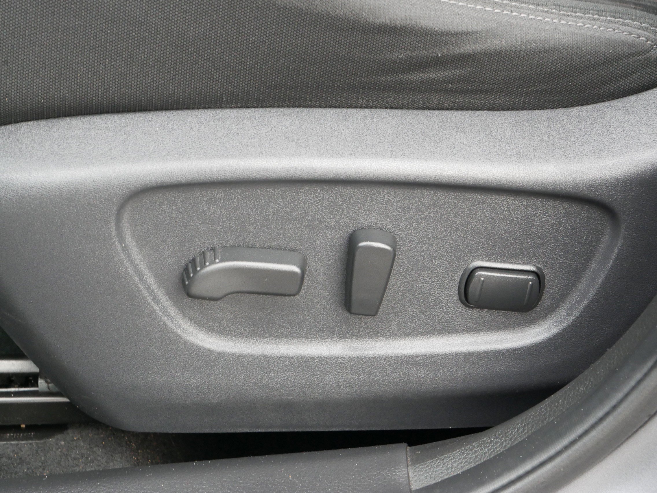2019 Nissan Rogue SV photo 20