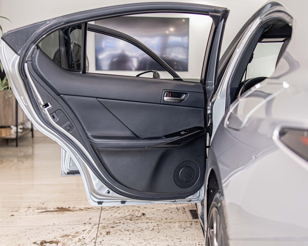 2024 LEXUS IS - Image 35