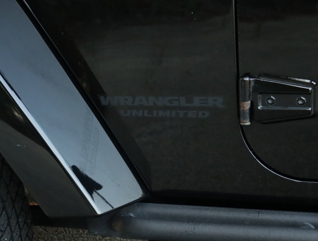2015 Jeep Wrangler Unlimited Altitude photo 23