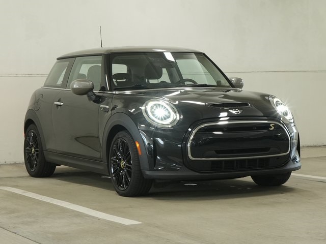 2024 Mini Cooper SE Signature photo 2