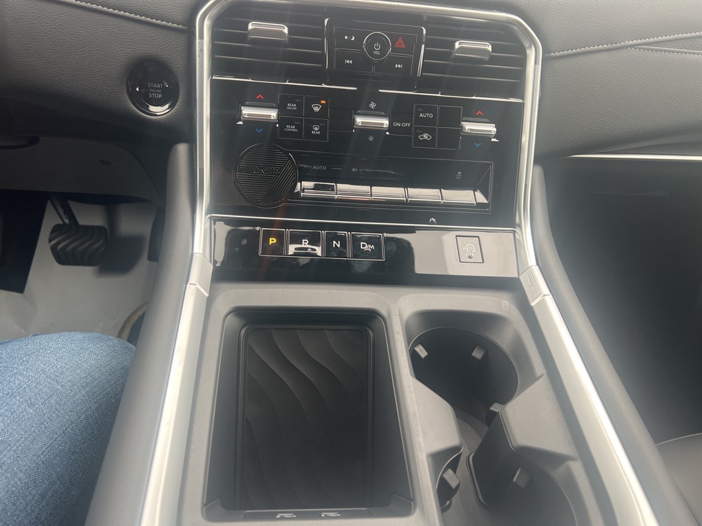 2025 Nissan Armada SV photo 18